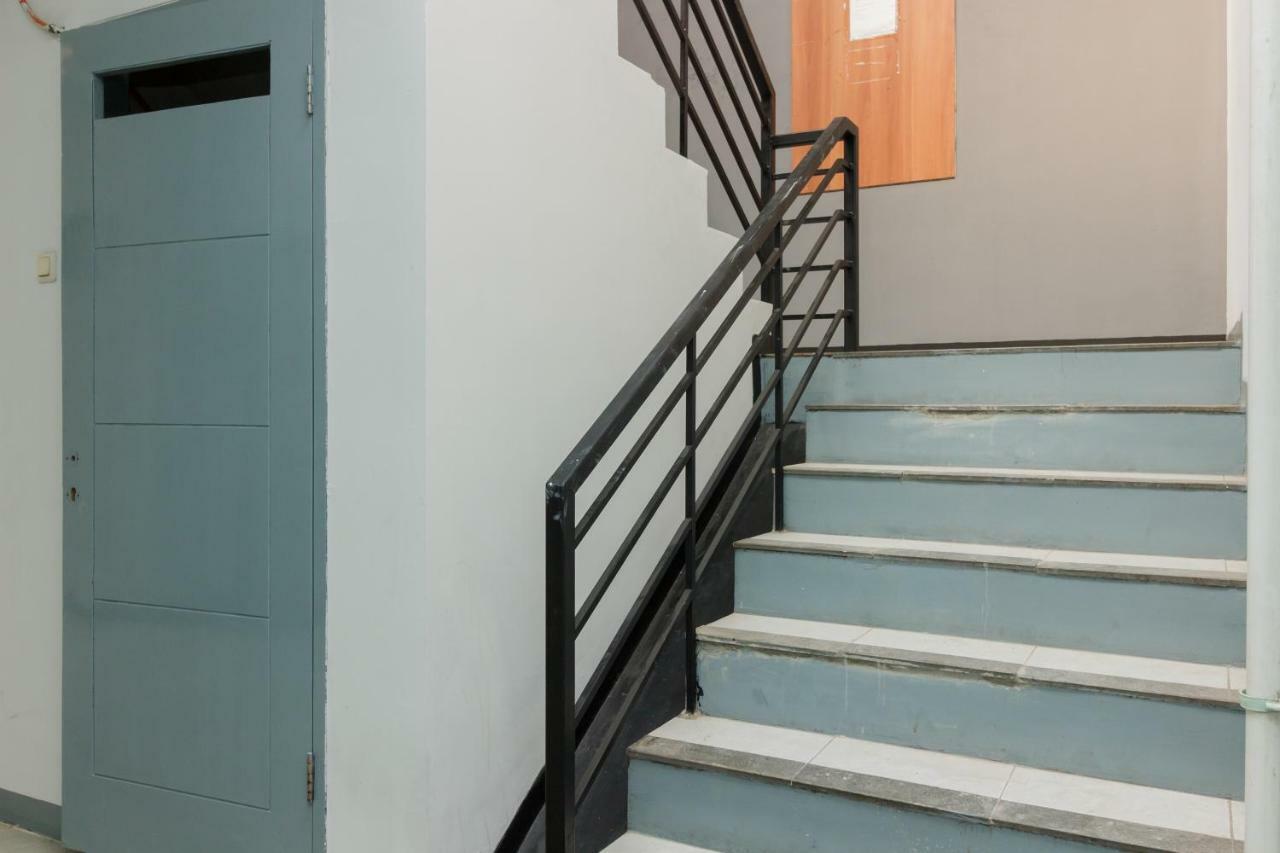 Reddoorz Syariah Near Pondok Indah Mall 3 Jakarta Exterior foto